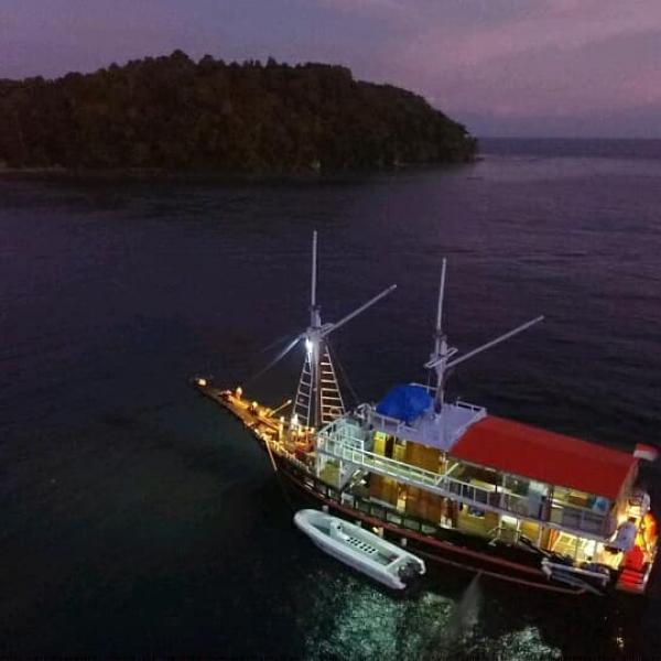 Ratu Laut at night